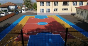 Kartepe Barbaros Okulu’na trafik eğitim parkuru ve basketbol sahası yapılıyor