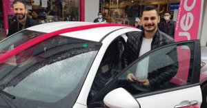 Koronayı atlattı, arabasına kavuştu