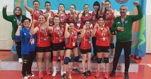 Gölcük İşitme Engelliler Kadınlar Voleybol Takımı Türkiye şampiyonu