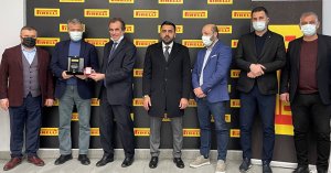    Pirelli İzmit Fabrikası’nda çalışan 126 kişi, kıdem töreninde plaketle ödüllendirildi