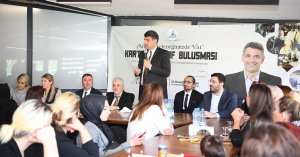BAŞKAN KOCAMAN KUAFÖRLERLE BİR ARAYA GELDİ  