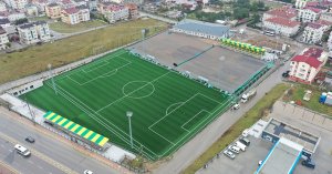 Darıca Nene Hatun Stadı’ndaki batı sahasının çimleri serildi