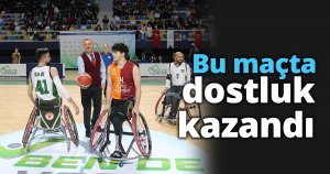 Bu maçta dostluk kazandı   