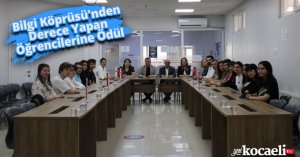 Bilgi Köprüsü'nden Derece Yapan Öğrencilerine Ödül