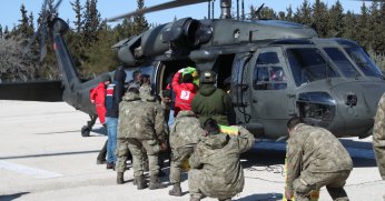 KIZILAY VE TSK’DAN KÖYLERE HELİKOPTERLE YARDIM