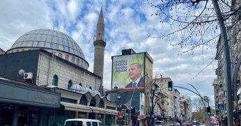 Cumhuriyet Meydanı’nını da  ‘Erdoğan’ süsledi