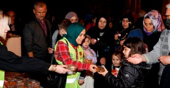 Büyükşehir’den Kadir Gecesi’nde lokma ikramı