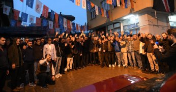 AK Parti’de her açılış miting havasında