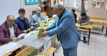 Erkan Aksoy oyunu İzmit’te kullandı