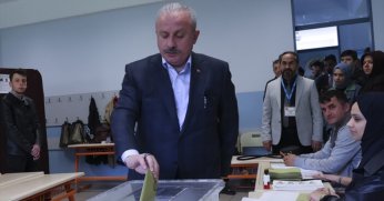 TBMM Başkanı Mustafa Şentop oyunu kullandı