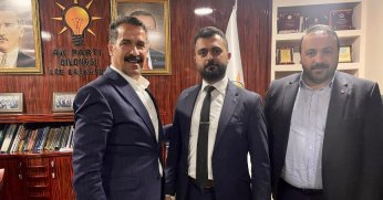 DEVA'LI YÖNETİCİ İSTİFA EDİP AK PARTİ'YE KATILDI