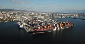 DP World, Türkiye'de uzaktan kontrol edilebilen vinçleri kullanan ilk liman işletmecisi oldu