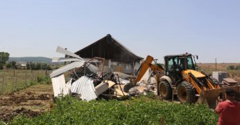 Körfez’de 1 haftada 15 kaçak yapı yıkıldı