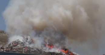 Çöp döküm sahasında yangın çıktı