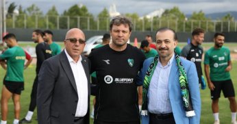 AK Parti’den, Kocaelispor’a moral ziyareti