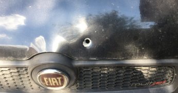 Abi kardeş arasında sokak ortasında silahlar konuştu