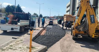 Şehir Hastanesine durak cebi Umuttepe Acil girişine asfalt