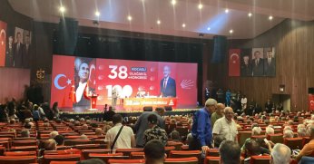 CHP GENEL BAŞKAN ADAYI KONUŞTU PARTİLİLER SALONU TERK ETTİ!