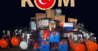 Kocaeli'de 140 bin 600 dal makaron ele geçirildi