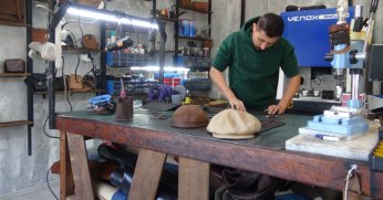 ÇATI KATINDA BAŞLADI, ŞİMDİ 26 ÜLKEYE SATIŞ YAPIYOR