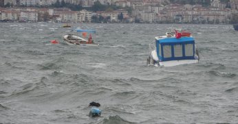 Kocaeli'de fırtına: 7 balıkçı teknesi battı