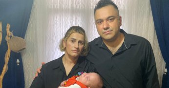 Sağlıklı dördüz bebek dünyaya getiren anneye üç ceset verdiler