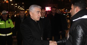 Emniyet müdürü yılbaşında sokağa indi