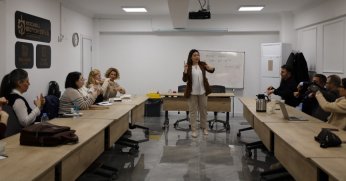 Büyükşehir’den avukatlara işaret dili eğitimi