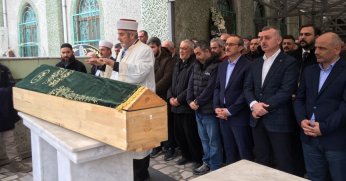 Şehitleri anmak için gittikleri şehirde ölen 2 kişi memleketleri Kocaeli'de toprağa verildi