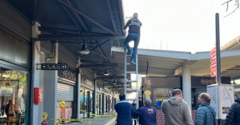 AVM'de ünlü kuyumcuya akılalmaz soygun: Çatıdan girdiler