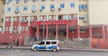 Barışmayı reddeden eşini defalarca bıçaklamıştı: 