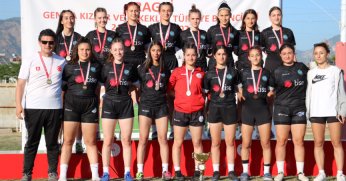 Körfez’in kızları Ragbide Türkiye Şampiyonu oldu  