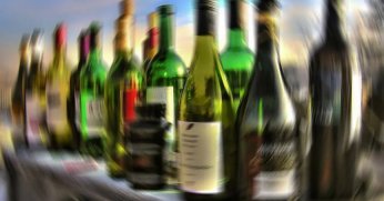 İlk icraat, sosyal tesislere alkol