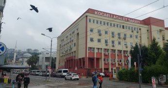 Barışmayı reddeden eşini defalarca bıçaklamıştı, cezası değişmedi