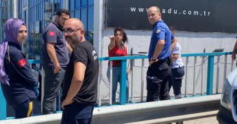 Köprüye çıkan genç kızı polis ikna etti