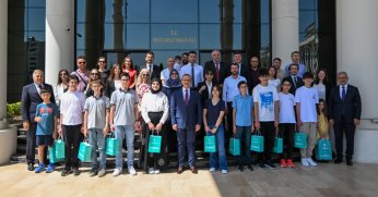 Vali Yavuz LGS Şampiyonlarını Ağırladı