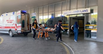 Boğulma tehlikesi geçiren 2 genç hastaneye kaldırıldı