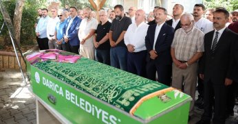 Fahrettin Altun teyzesinin cenaze törenine katıldı