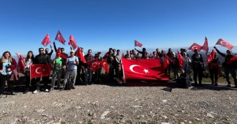 Kartepe’nin zirvesinde Cumhuriyet coşkusu