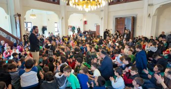 Sertaç Abi, Körfez’de çocuklarla buluştu