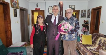 BAŞKAN SEZER’DEN İLKOKUL ÖĞRETMENİNE ANLAMLI ZİYARET