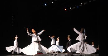 Salona sığmadı