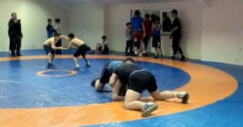 Güreşçilerimiz ortak çalışmalara devam ediyorlar