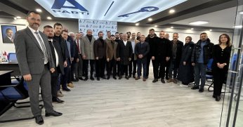 Anahtar Parti İzmit İlçe Başkanlığı’na tebrik ziyareti