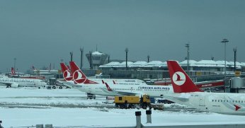 istanbul 'da hava trafiğine kar engeli