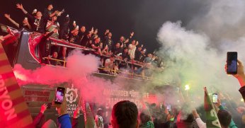 Kocaelispor’un Şampiyonluğu Kent Meydanı’nda Coşkuyla Kutlandı