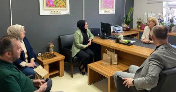 AK Parti İzmit İlçe Kadın Kolları Hemşireleri Unutmadı