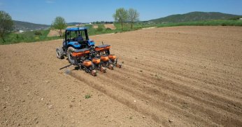 Büyükşehir’in desteğiyle ekim mesaisi başladı