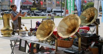 Festivalde Zamanda Yolculuk: Antika ve Nostalji Buluşması