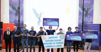 Birixa’da Robotlar, Öğrenciler ve Gelecek Yarıştı